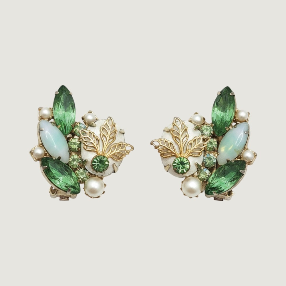 Vintage Green Molded Leaf Glass Opal Faux Pearl Clip On‎ Earrings Retro Glam